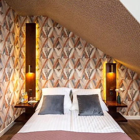 I Restauracja Stara Kuźnia Hotel *